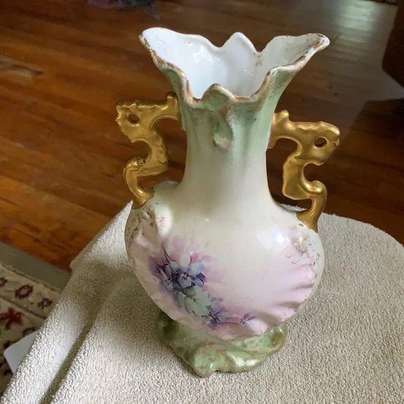 Vintage Victorian Porcelain Vase Gold Green Purple 8 1/2” - Picture 2 of 10